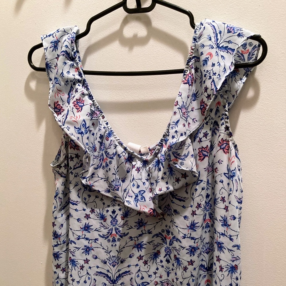 GAP V-Neck Tank Top